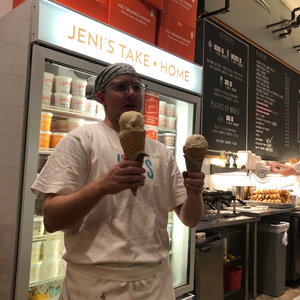 Das Foto wurde bei Jeni&#39;s Splendid Ice Creams von Kim A. am 7/14/2018 aufgenommen