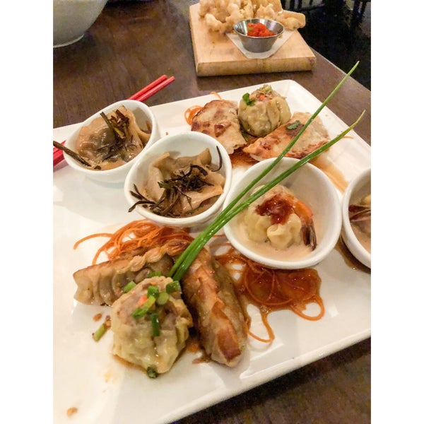Foto tomada en Bangkok Joe&#39;s Thai Restaurant &amp; Dumpling Bar  por Caroline B. el 10/30/2018