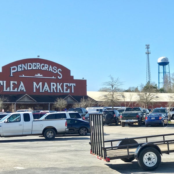 Das Foto wurde bei Pendergrass Flea Market von Ed A. am 3/3/2018 aufgenommen