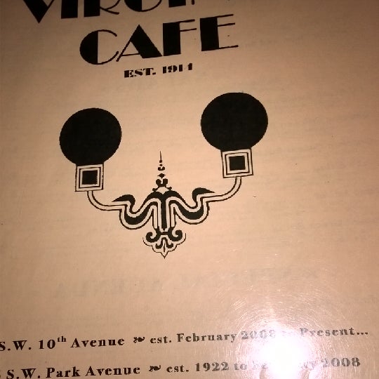 4/16/2014 tarihinde Yunhong Z.ziyaretçi tarafından Virginia Cafe'de çekilen fotoğraf