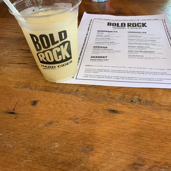 8/19/2020 tarihinde stacey g.ziyaretçi tarafından Bold Rock Cidery'de çekilen fotoğraf