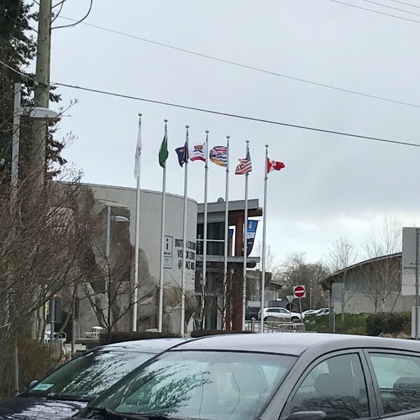 Photo taken at British Columbia Visitor Centre @ Peace Arch by Josh E. on 4/11/2017