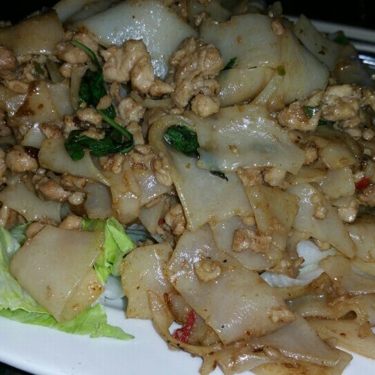 6/17/2015 tarihinde Aloun S.ziyaretçi tarafından Kung Fu Thai &amp; Chinese Restaurant'de çekilen fotoğraf