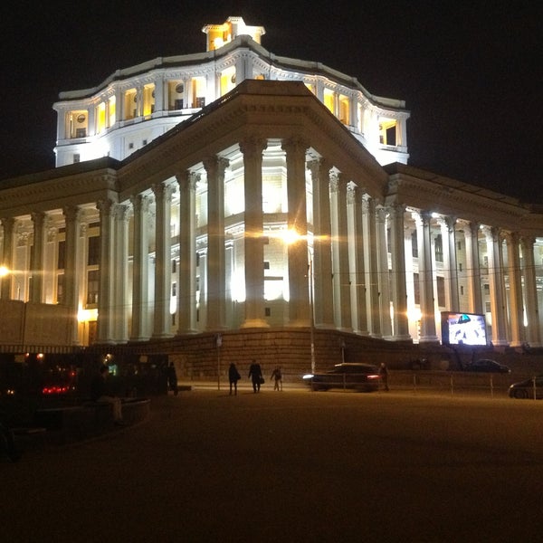 รูปภาพถ่ายที่ Центральный академический театр Российской армии โดย Arsen P. เมื่อ 4/26/2013