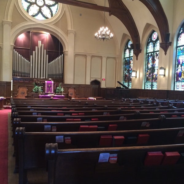 Снимок сделан в Saint Mark United Methodist Church of Atlanta пользователем Jesse H. 2/21/2015