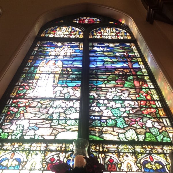 Foto diambil di Saint Mark United Methodist Church of Atlanta oleh Jesse H. pada 12/6/2015