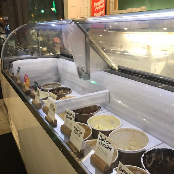 Photo taken at Jeni&#39;s Splendid Ice Creams by Haley N. on 1/3/2017