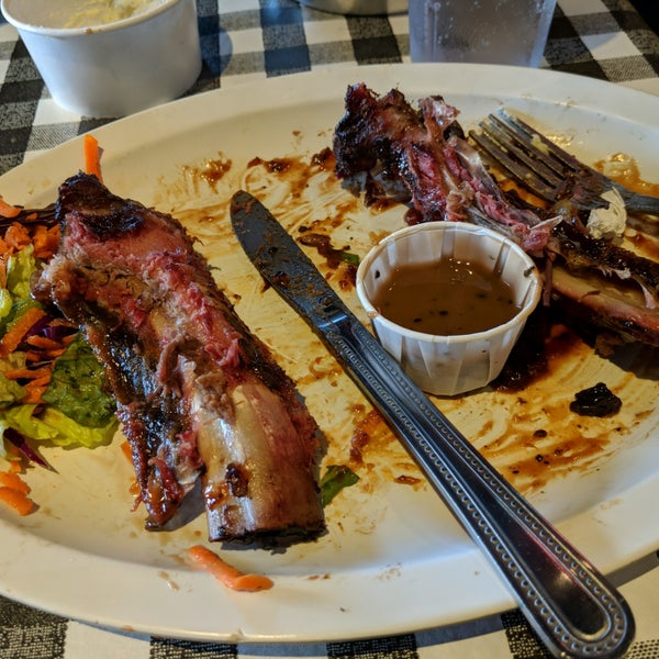 Photo taken at Windy City Pizza and BBQ by John L. on 1/4/2019