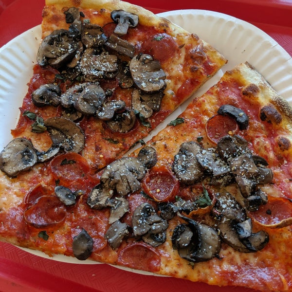 Foto scattata a Prime Pizza da John L. il 8/24/2019