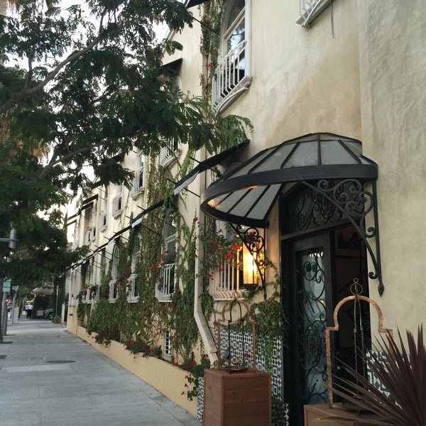 9/9/2016 tarihinde TeTbuathaiziyaretçi tarafından Crescent Hotel Beverly Hills'de çekilen fotoğraf