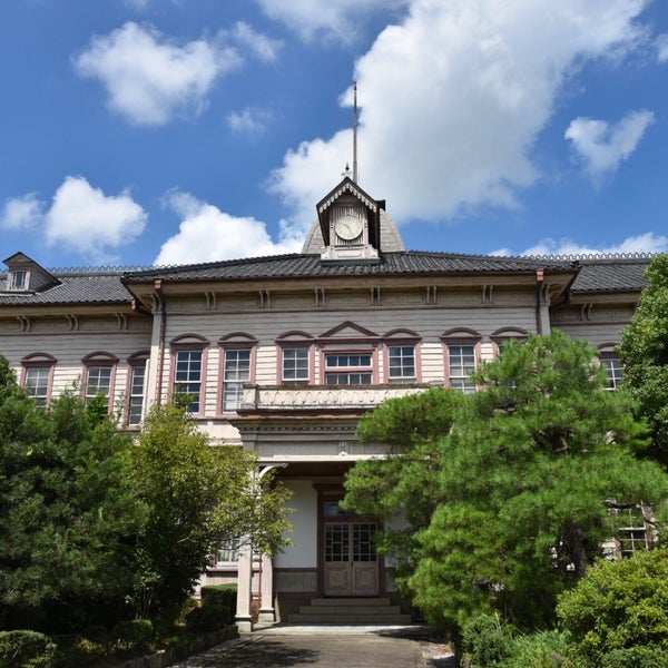 岡山県立津山高等学校 37 Visitantes 岡山県立津山高等学校 37 Visitantes