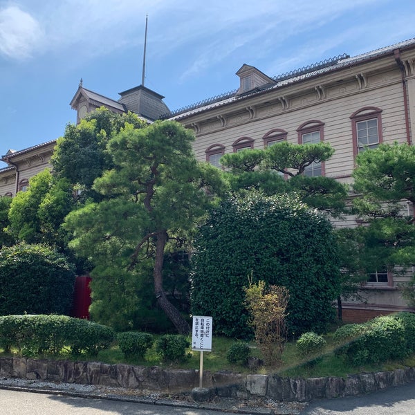 岡山県立津山高等学校 37 Visitantes 岡山県立津山高等学校 37 Visitantes
