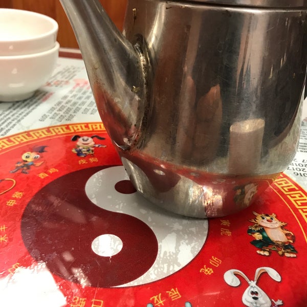 Снимок сделан в Henry&#39;s Hunan Restaurant пользователем Trevor C. 8/25/2017