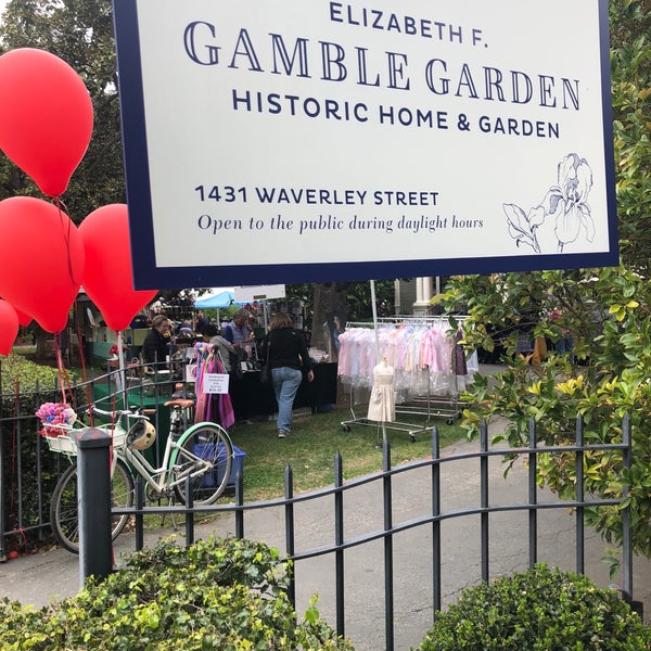 Foto tirada no(a) Gamble Garden por Trevor C. em 4/28/2018