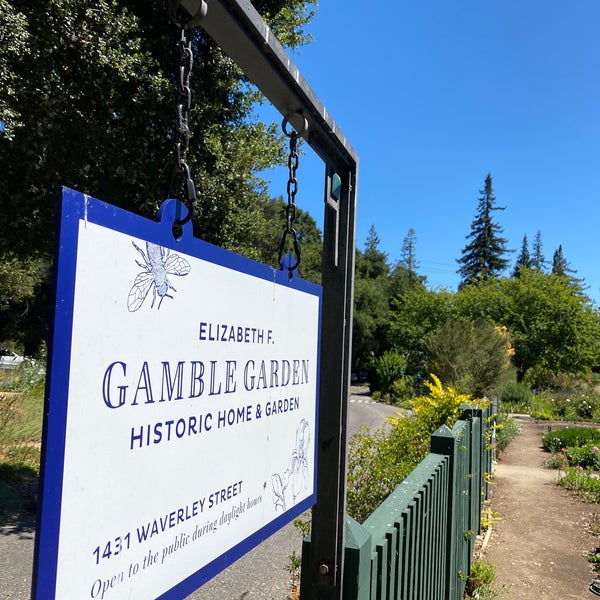 Foto tirada no(a) Gamble Garden por Trevor C. em 6/17/2020