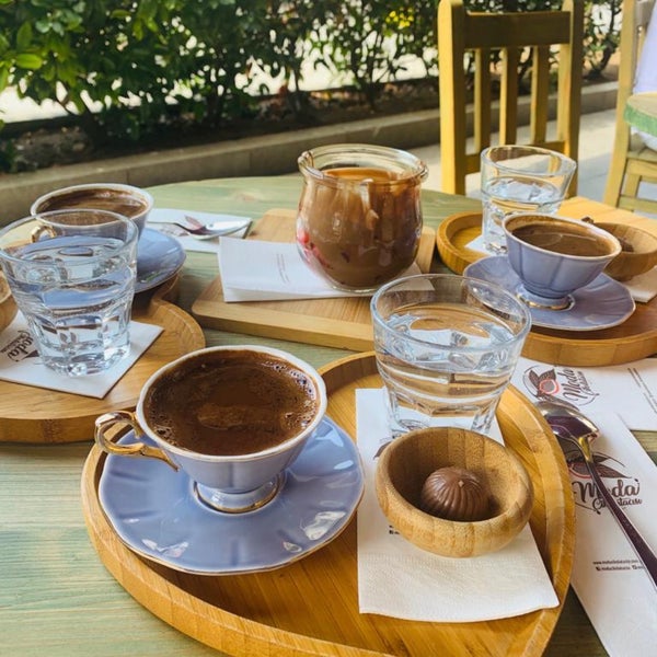 Photo taken at Moda Çikolatacısı by EDa T. on 8/18/2019