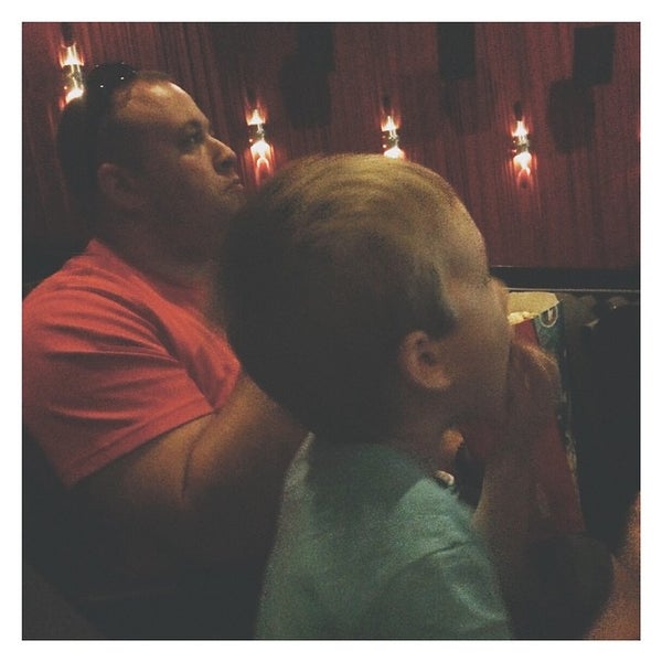 Regal Movies On TV Southeast Hillsboro 1083 ziyaretçidan 19 tavsiye