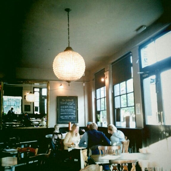Photo prise au The Goldsmith Pub &amp; Dining Room par ian le10/14/2012