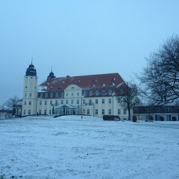 Foto tirada no(a) Schloss Fleesensee por Stöf B. em 12/23/2012
