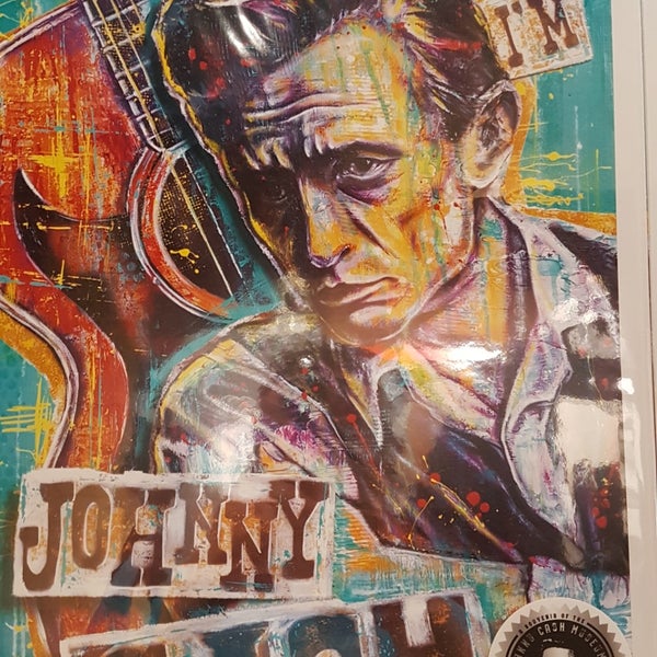 Photo taken at Johnny Cash Museum and Bongo Java Cafe by Tomislav B. on 4/9/2019