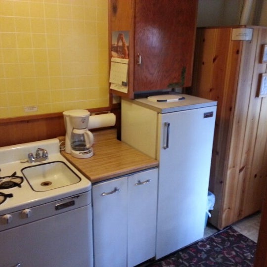 Photos At Knotty Pine Cabins Motel