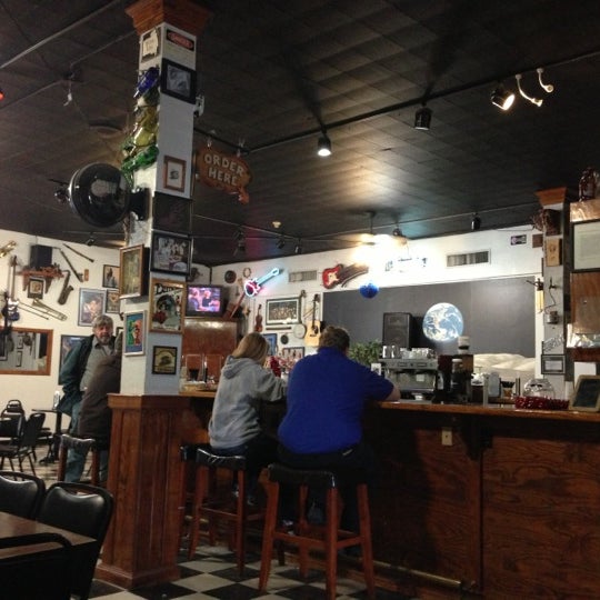 12/26/2012 tarihinde Johnny G.ziyaretçi tarafından Logon Cafe &amp; Pub'de çekilen fotoğraf