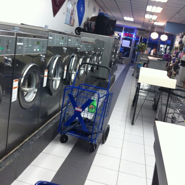 Bubbles & Suds Laundromat Laundry Service in Brooklyn