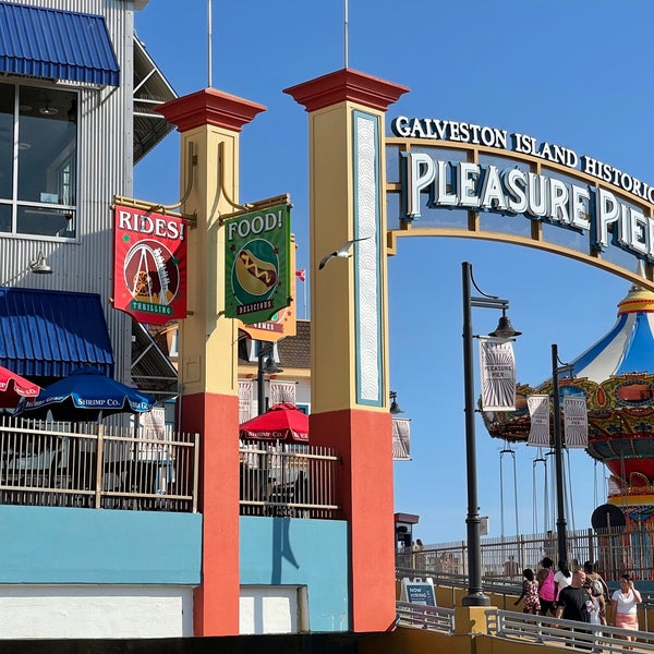 Photo taken at Galveston Island Historic Pleasure Pier by SooFab on 6/12/2021