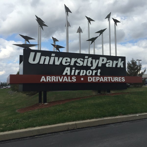 รูปภาพถ่ายที่ University Park Airport (SCE) โดย SooFab เมื่อ 4/17/2015