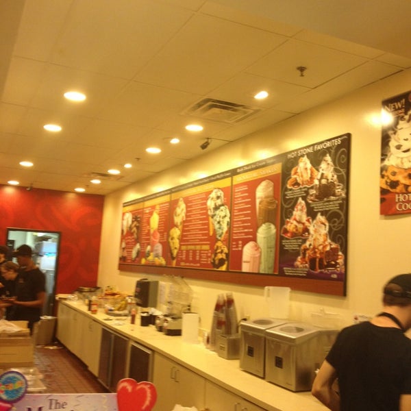 Cold Stone Creamery Ice Cream Shop in Kennesaw