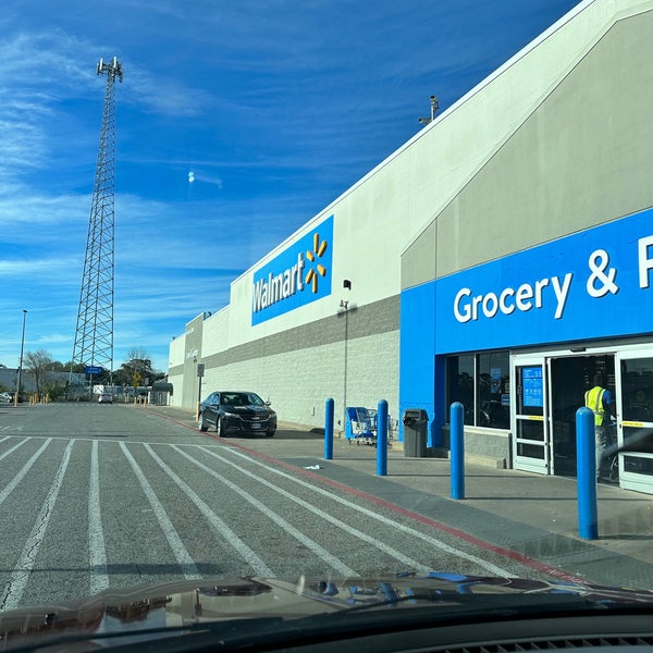 Walmart Supercenter 1 tip de 66 visitantes
