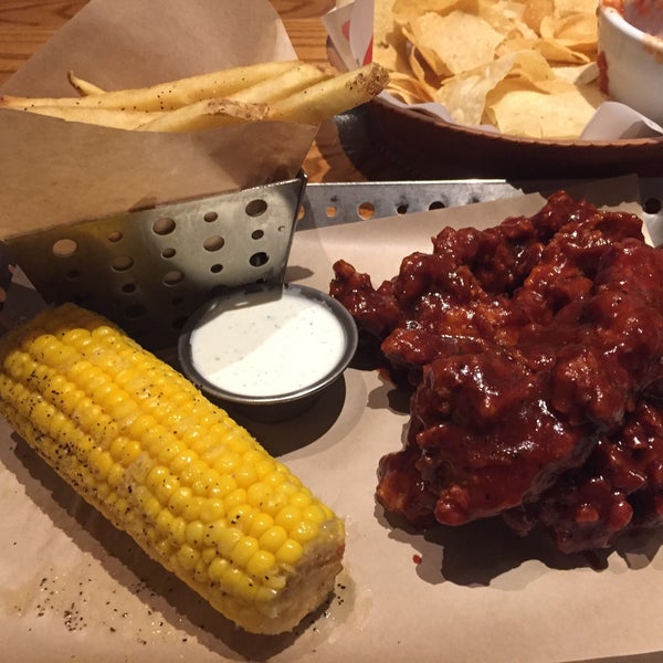 Photo taken at Chili&#39;s Grill &amp; Bar by Harley A. on 10/3/2018