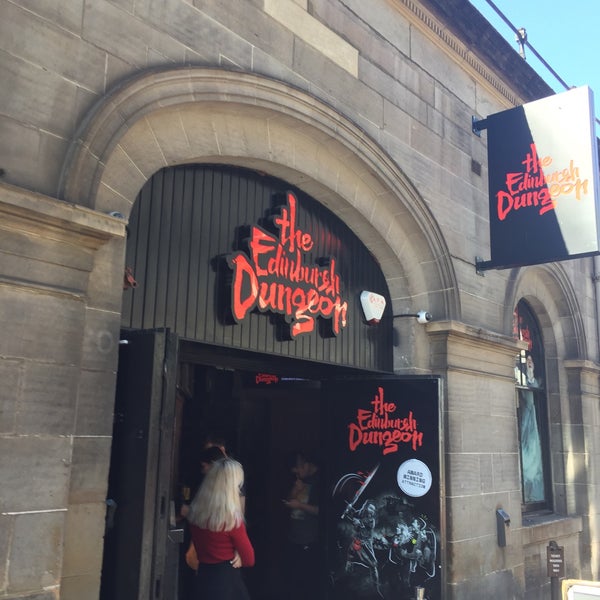 Photo taken at The Edinburgh Dungeon by Harley A. on 6/30/2018