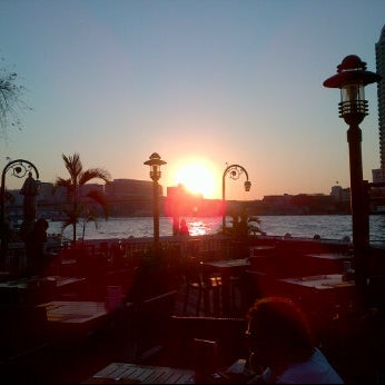 Foto diambil di Aquatini Riverside Restaurant &amp; Bar oleh Montakan T. pada 2/7/2012