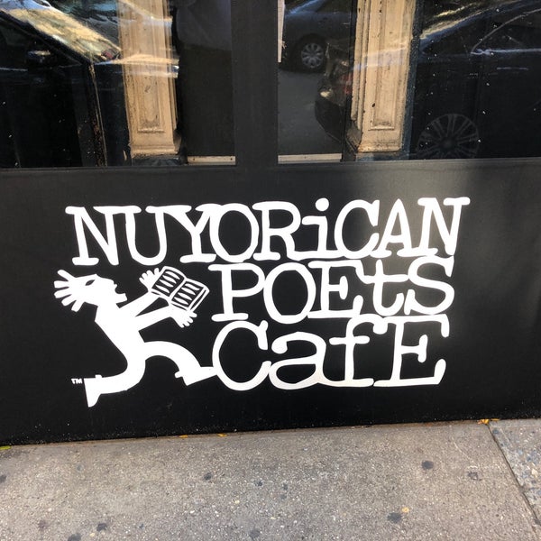 Foto tirada no(a) Nuyorican Poets Cafe por Mike D. em 9/29/2018