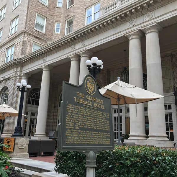 7/11/2017 tarihinde Mike D.ziyaretçi tarafından Georgian Terrace Hotel'de çekilen fotoğraf