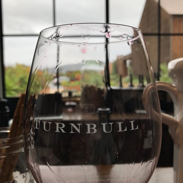 Das Foto wurde bei Turnbull Wine Cellars von G H. am 10/25/2016 aufgenommen