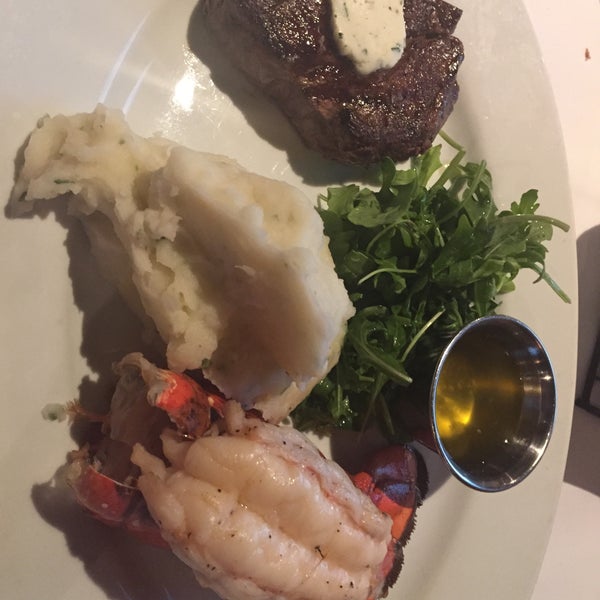 Снимок сделан в Sutter Street Steakhouse пользователем G H. 10/7/2015