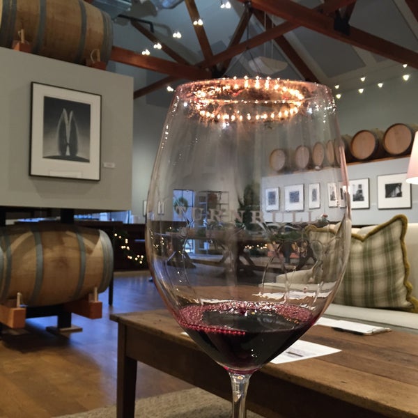 11/30/2015 tarihinde G H.ziyaretçi tarafından Turnbull Wine Cellars'de çekilen fotoğraf