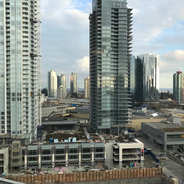 Foto scattata a Hilton Vancouver Metrotown da A L. il 3/20/2018