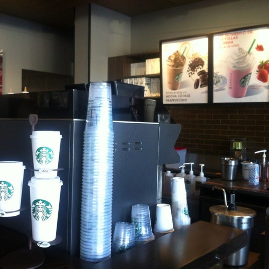 Photo taken at Starbucks by Patricio M. on 9/28/2012