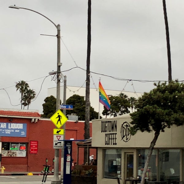 Foto tomada en Dogtown Coffee  por Diablo el 6/25/2019