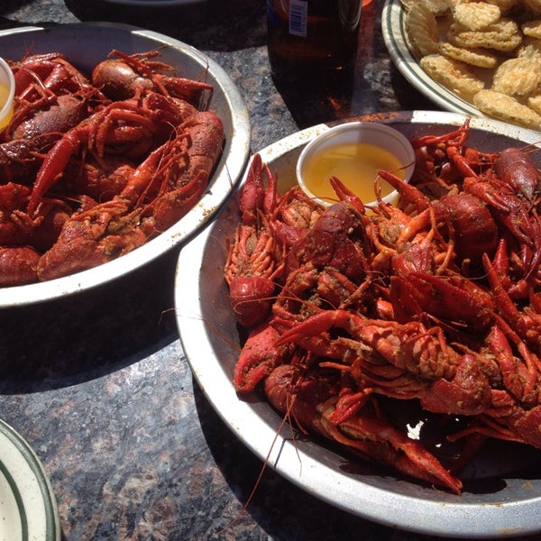 Foto tirada no(a) Floyd&#39;s Cajun Seafood - Webster por Tori N. em 4/18/2014