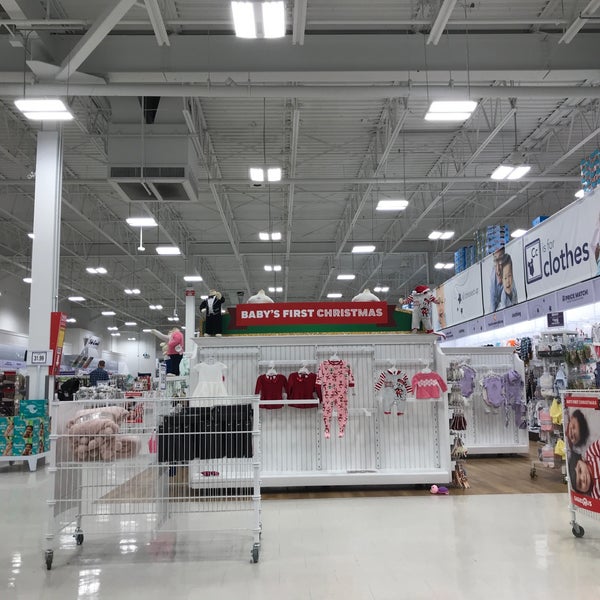 Photos at Toys"R"Us Willowbrook Langley, BC