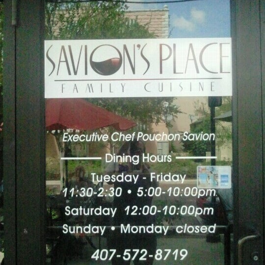 Снимок сделан в Savion&#39;s Place Family Cuisine пользователем denise p. 10/10/2012