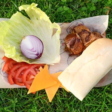 А у нас в Instagram проходит интересная игра: мы угадываем по ингредиентам сэндвич! 😉 Кому интересно, участвуйте ➡️ @dux.cafe