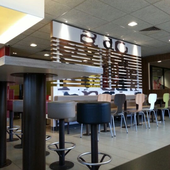 Снимок сделан в McDonald&#39;s пользователем Eric Z. 2/11/2013