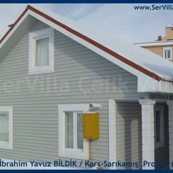 Foto tirada no(a) SerVilla Çelik Beton Ahşap Villa Sistemleri por SerVilla A. em 6/16/2015