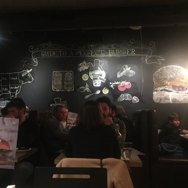 Foto tirada no(a) The Burger Joint por Lina V. em 1/27/2018