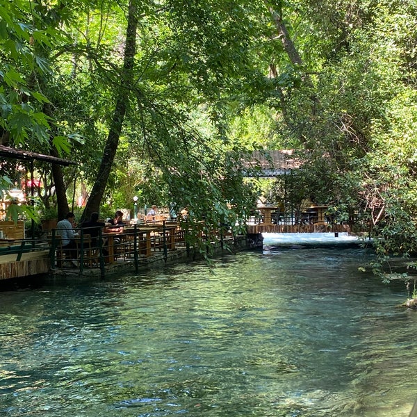 รูปภาพถ่ายที่ Yuvarlakçay Çınar Restaurant&amp;Butik Otel โดย Hüseyin D. เมื่อ 6/5/2022